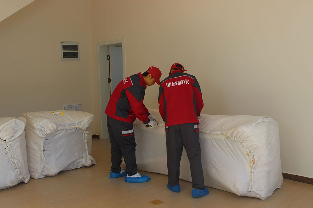 義烏喬喜搬家專業(yè)團(tuán)隊(duì)打包搬運(yùn)場景